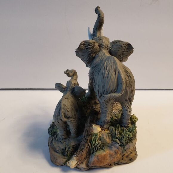 Elephant with Baby - Picture 3 of 9